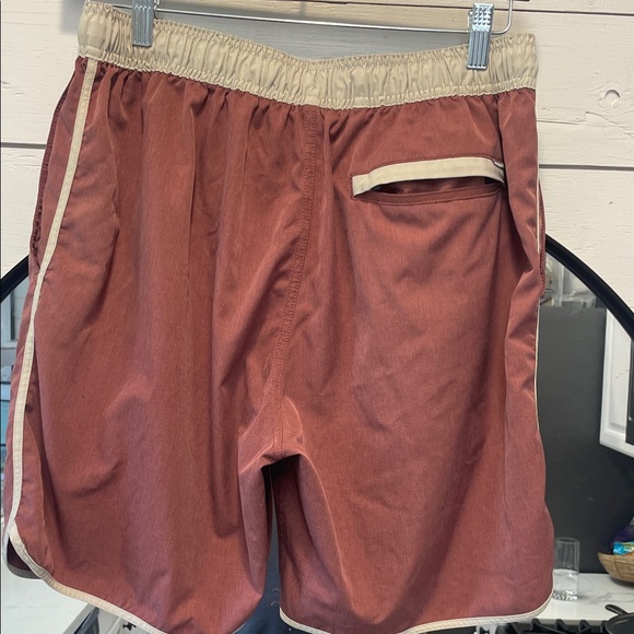 Vuori Banks Shorts Men’s Large – Red Amber Linen – 7” Performance Athletic - Picture 7 of 7